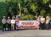 Subdit Kamsel Ditlantas Polda Riau Gelar Kampanye Keselamatan Berlalu Lintas dan Bagikan Helm SNI kepada Pengguna Jalan