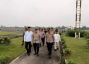 TURUN LANGSUNG KE LAPANGAN, KAPOLDA RIAU TINJAU PROGRES JEMBATAN MERAH PUTIH PRESISI DI DUMAI